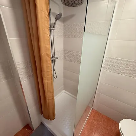 Con Cocina Y Bano Privado De Temporada Vacaciones Largas Long Desde 11 Noches Apartman Valencia