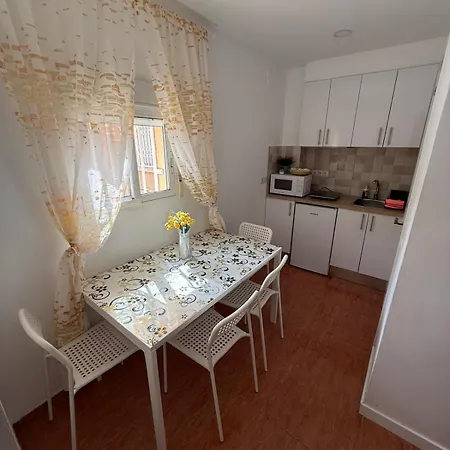 Con Cocina Y Bano Privado De Temporada Vacaciones Largas Long Desde 11 Noches Apartman *