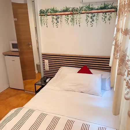 Apartman Con Cocina Y Bano Privado De Temporada Vacaciones Largas Long Desde 11 Noches Valencia